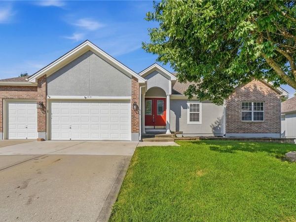 1018 N Old Mill Road, Independence, MO 64056