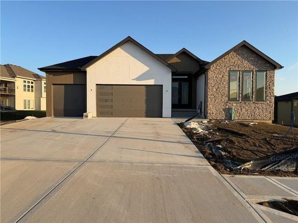 8409 NW 90th Terrace, Kansas City, MO 64153