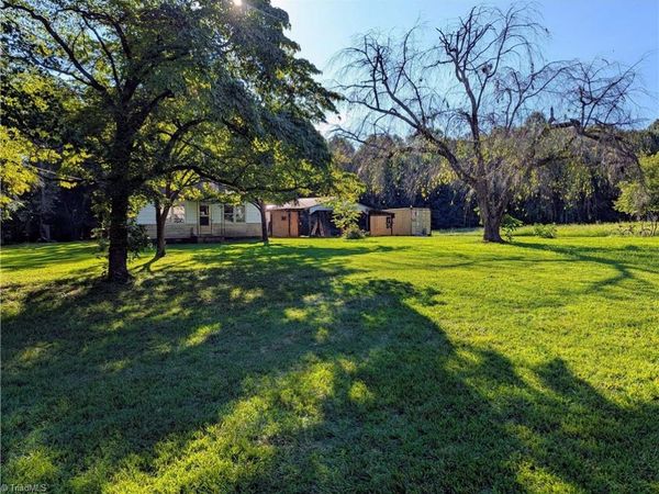3620 Courtney Church Road , Yadkinville, NC 27055