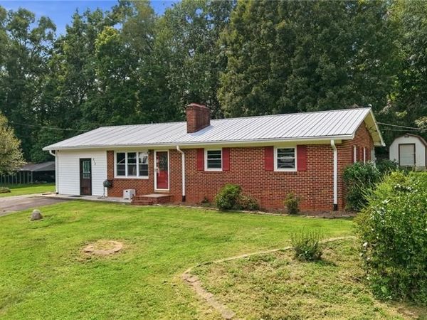 212 Circle Drive, Dobson, NC 27017