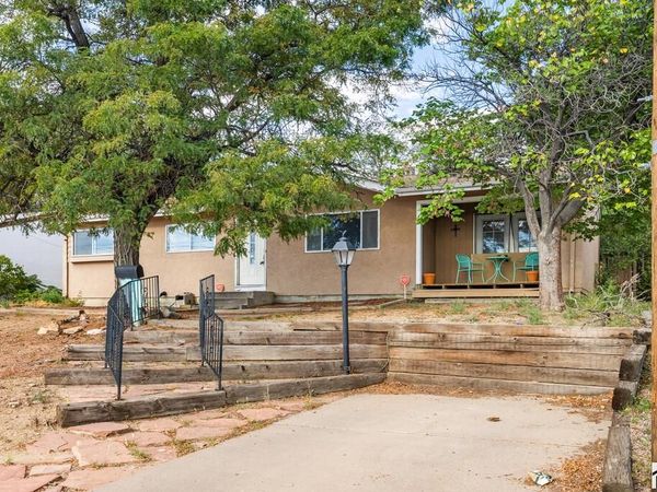 15 MacAlester Rd, Pueblo, CO 81001