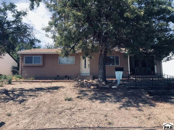 15 MacAlester Rd, Pueblo, CO 81001