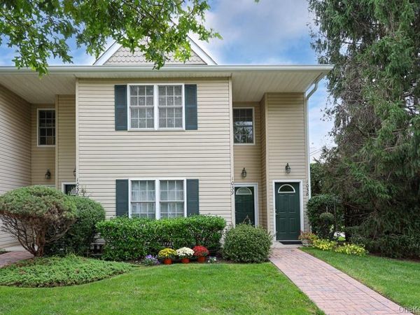1039 Savoy Drive , Melville, NY 11747
