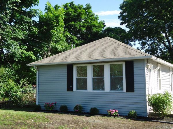 860 Flanders Road , Flanders, NY 11901