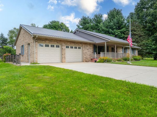 5685 Topanga Drive, Coloma, MI 49038
