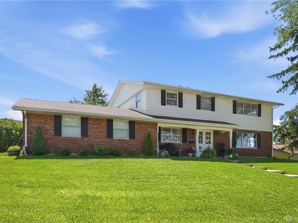 3161 Sherwood Park Drive, Springfield, OH 45505