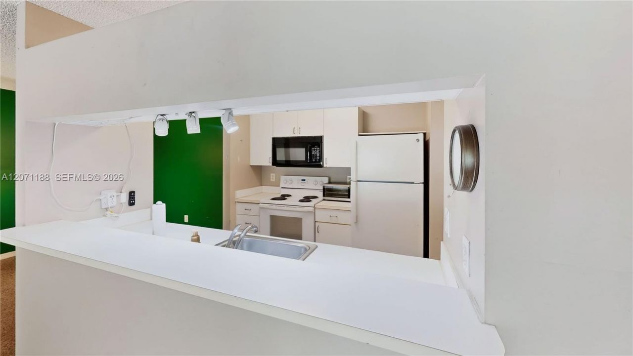 15780 SW 106th Ter , Unit 104, Miami, FL 33196 Photo