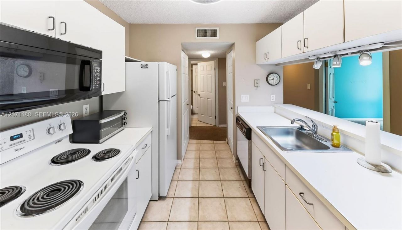 15780 SW 106th Ter , Unit 104, Miami, FL 33196 Photo