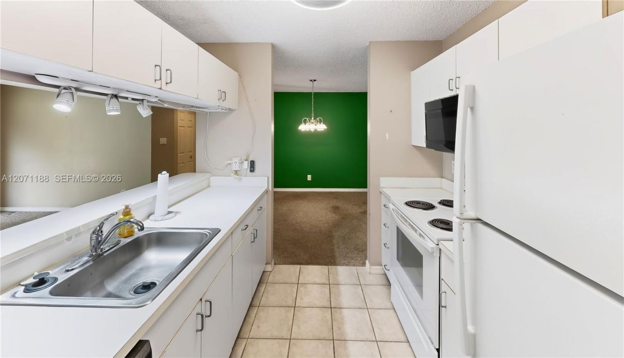 15780 SW 106th Ter , Unit 104, Miami, FL 33196 Photo