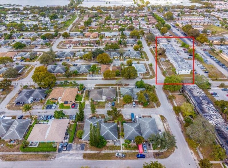 301 NW 32nd Ct, Unit 1-22, Pompano Beach, FL 33064 Photo