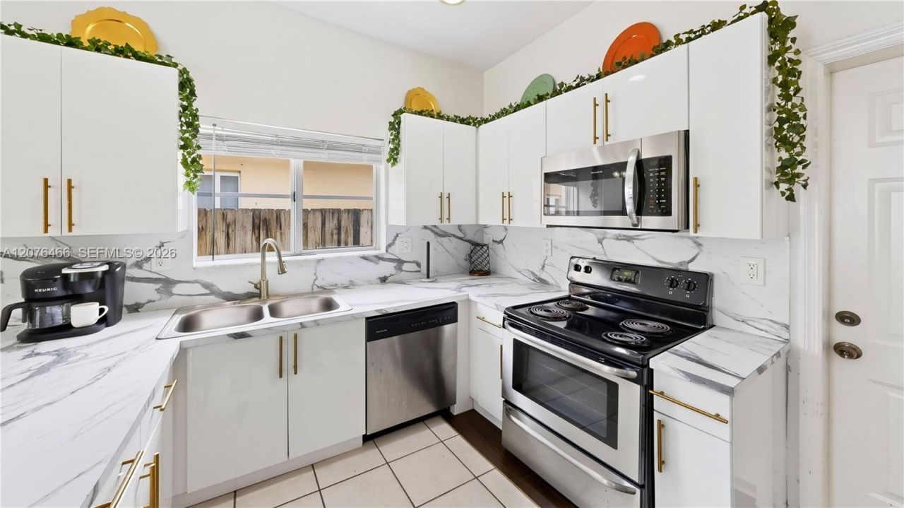 2851 NE 42nd Ave, Homestead, FL 33033 Photo