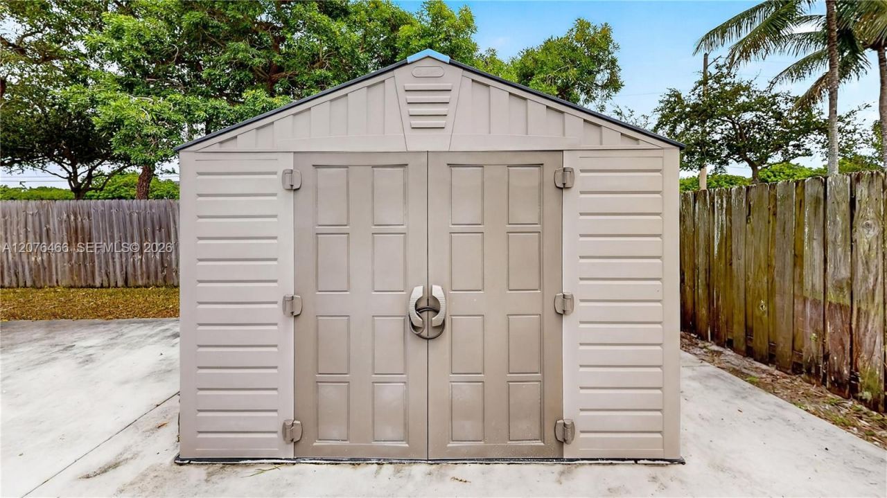 2851 NE 42nd Ave, Homestead, FL 33033 Photo