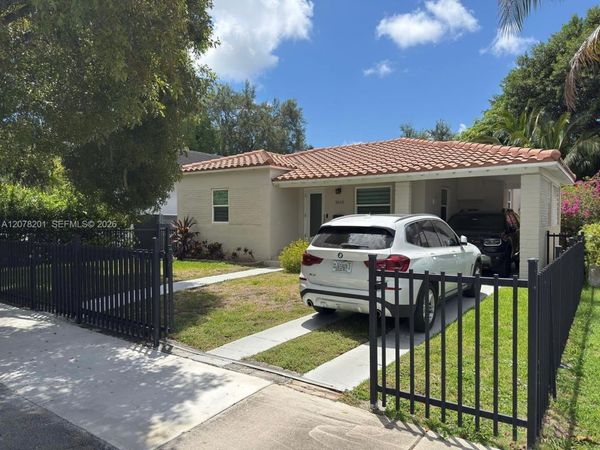 3860 SW 1st St , Miami, FL 33134