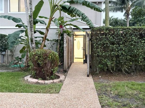 720 NW 132nd Ter , Plantation, FL 33325