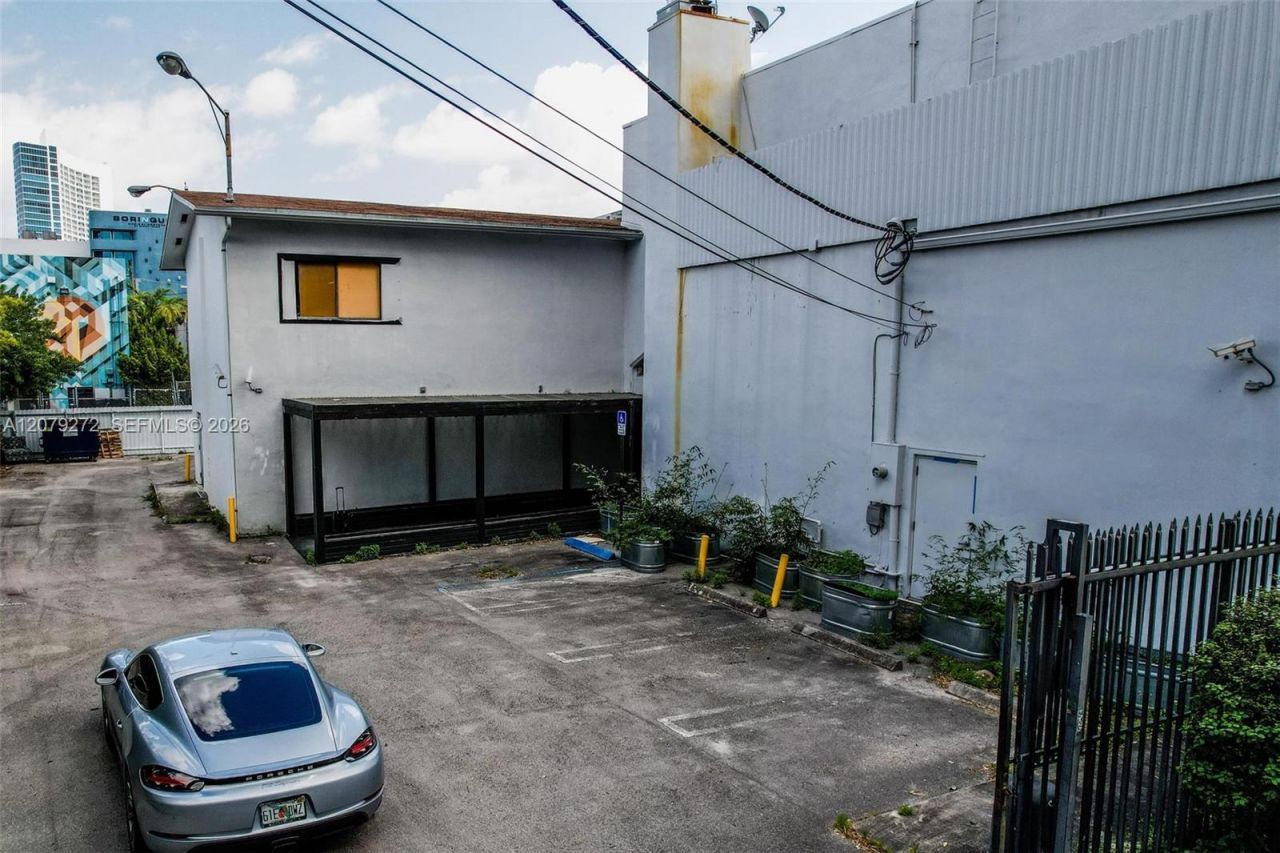 175 NE 36th St , Miami, FL 33137 Photo