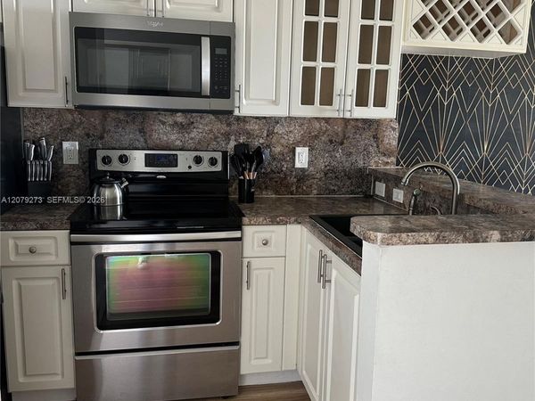 821 SW 2nd St , Unit 9, Miami, FL 33130