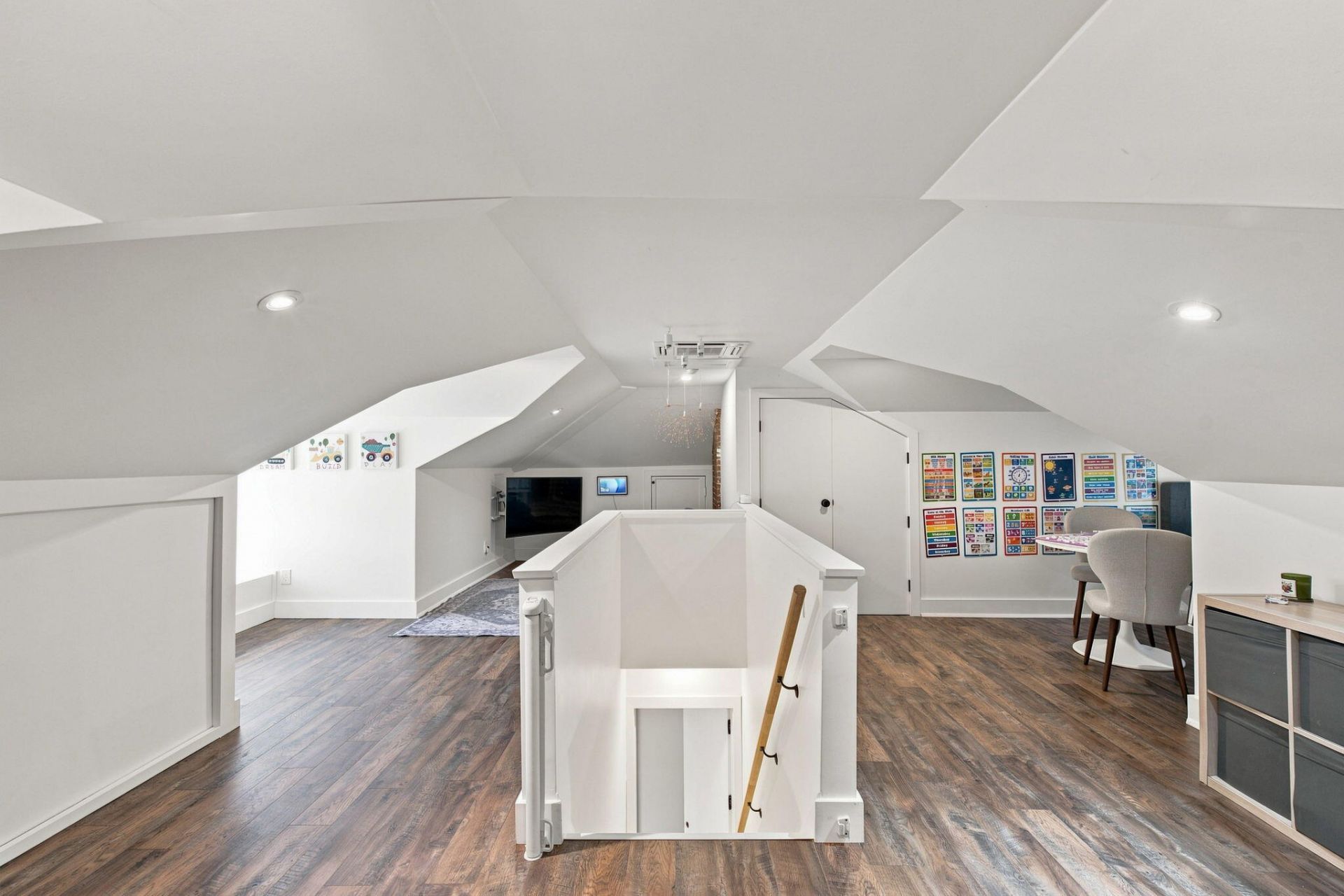 58 Laurens Street Photo 65