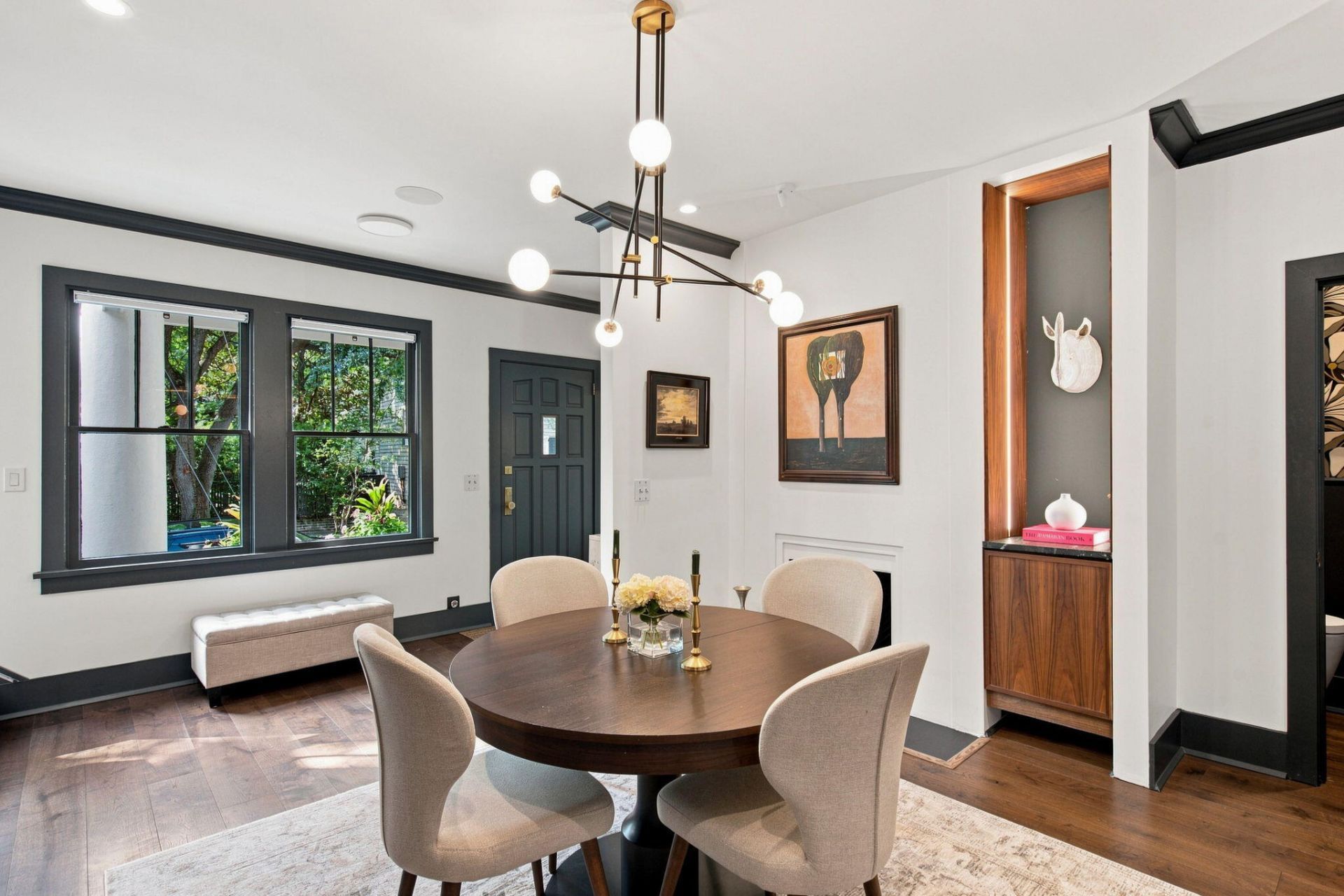58 Laurens Street Photo 8