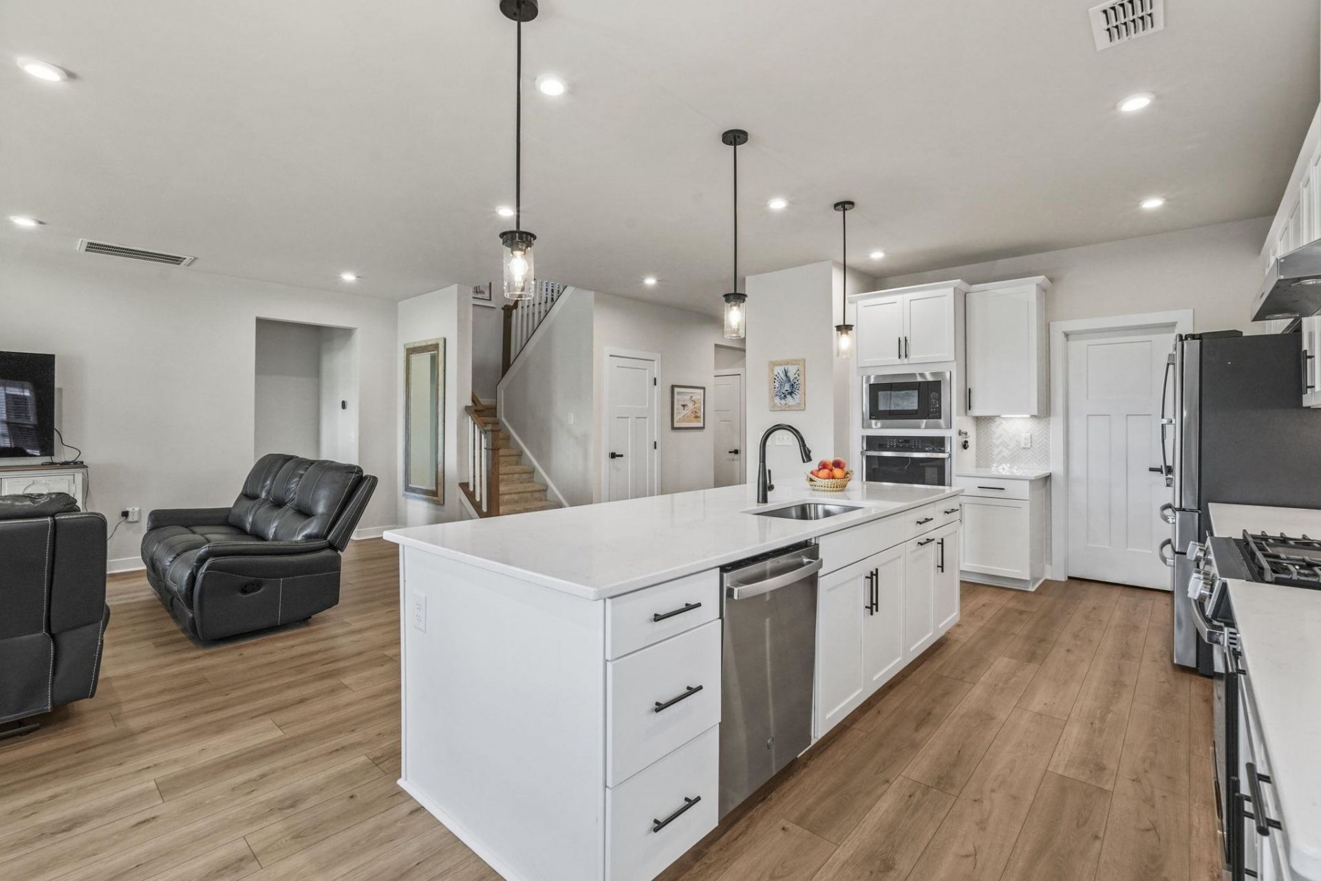2364 Vera Way  Photo 17