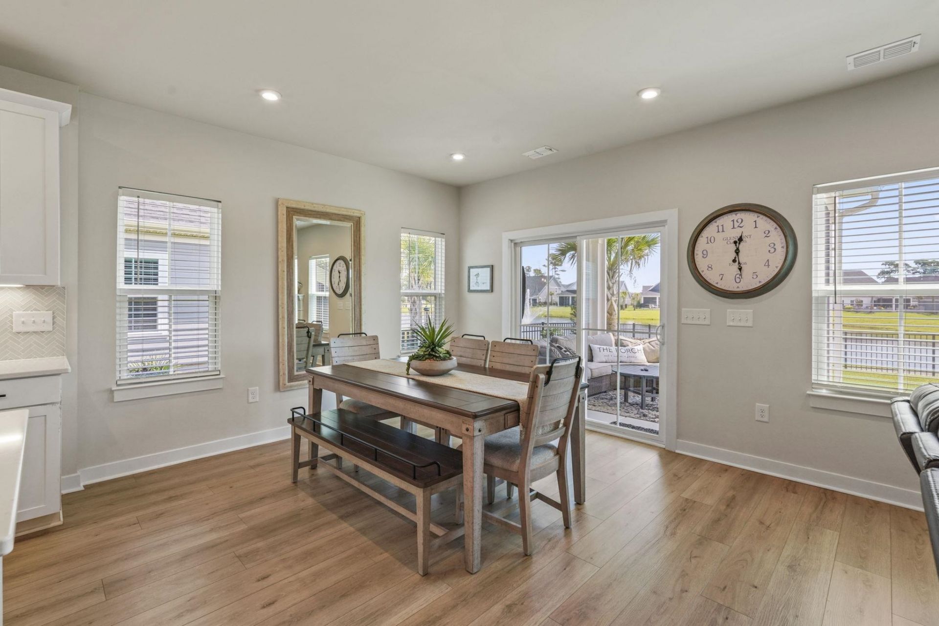 2364 Vera Way  Photo 18