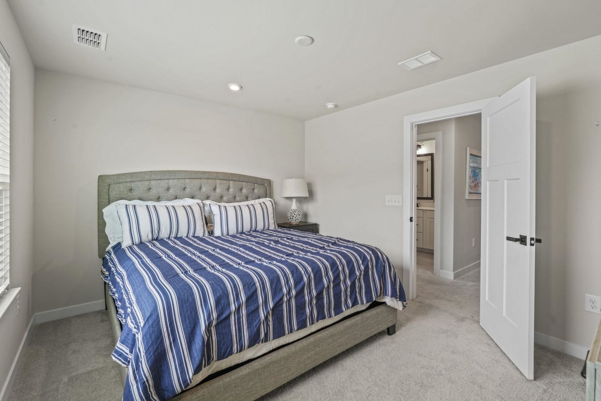 2364 Vera Way  Photo 32