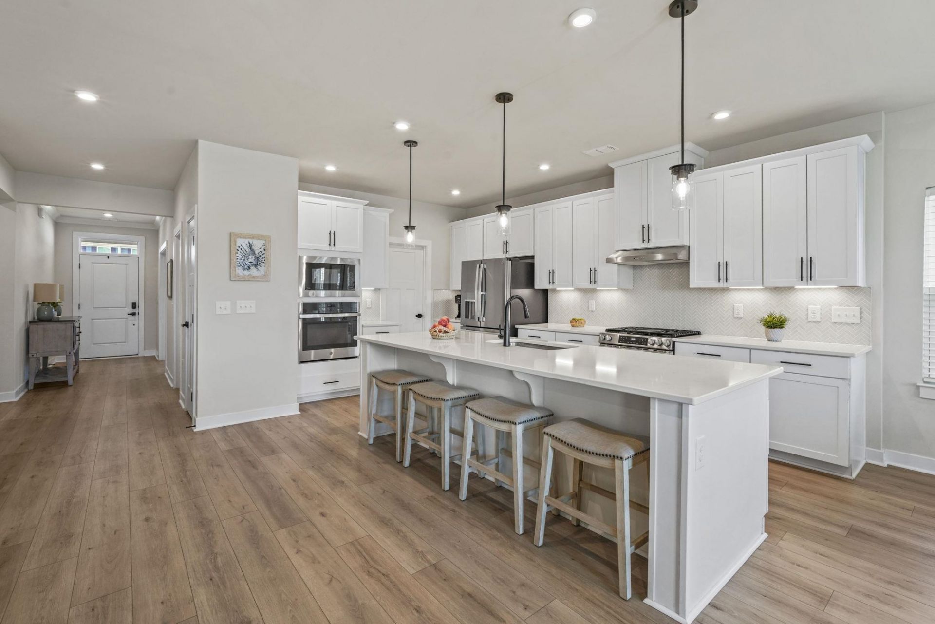 2364 Vera Way  Photo 5