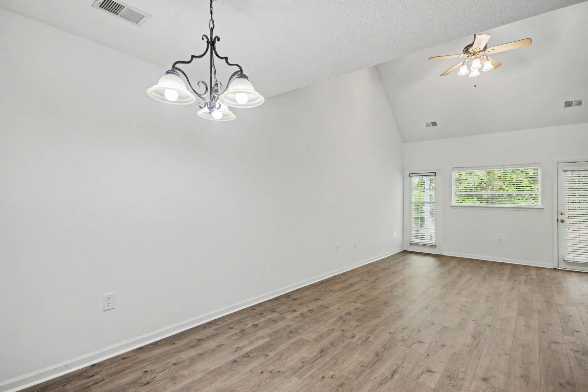 314 Red Rose Blvd.  Photo 11