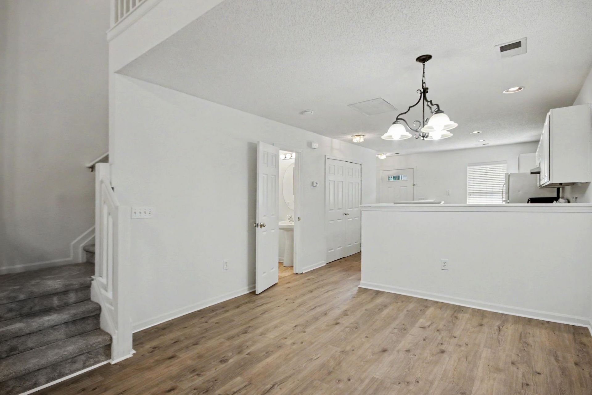 314 Red Rose Blvd.  Photo 12