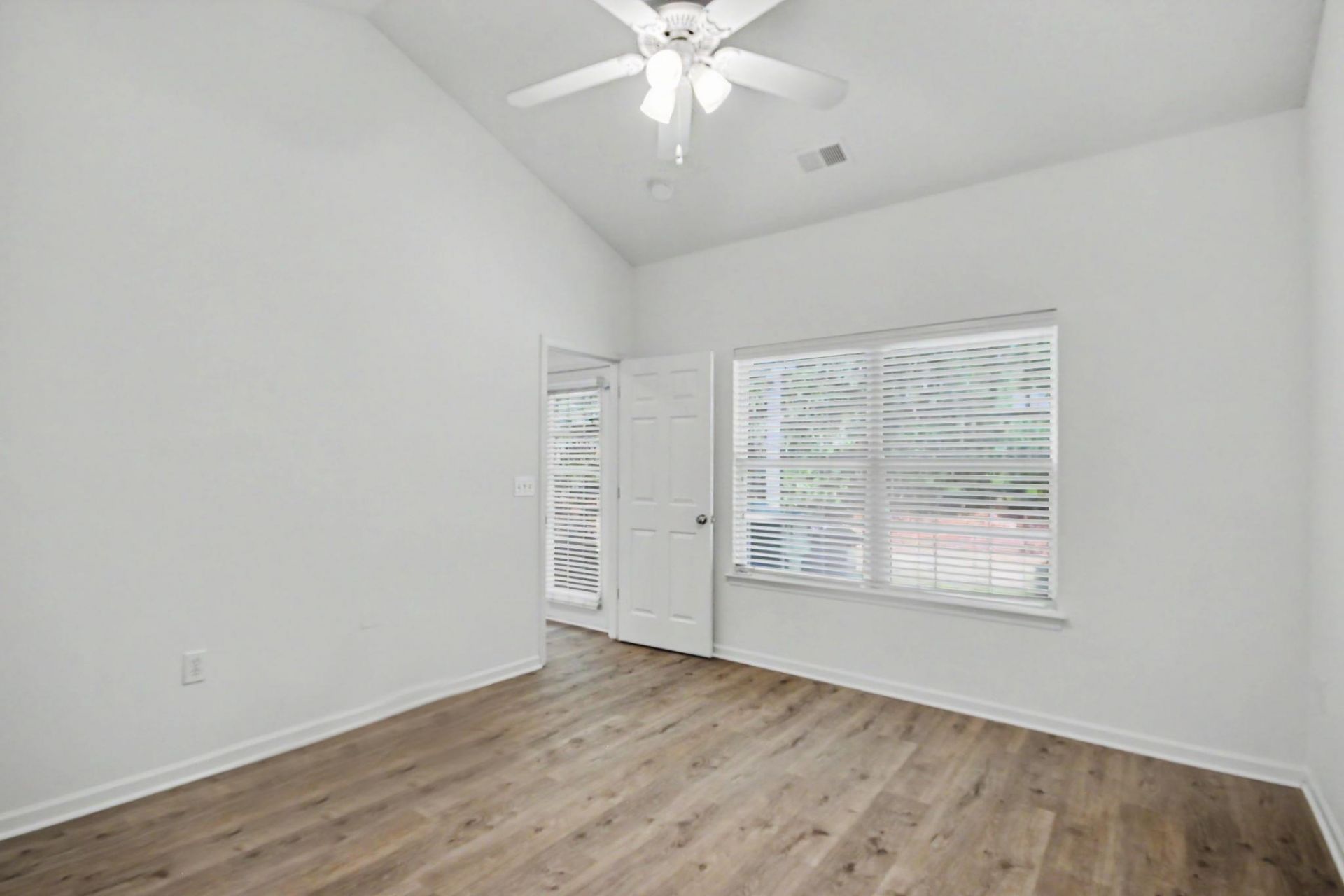 314 Red Rose Blvd.  Photo 15