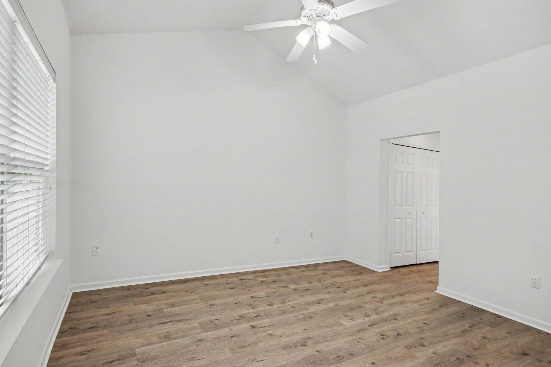 314 Red Rose Blvd.  Photo 17
