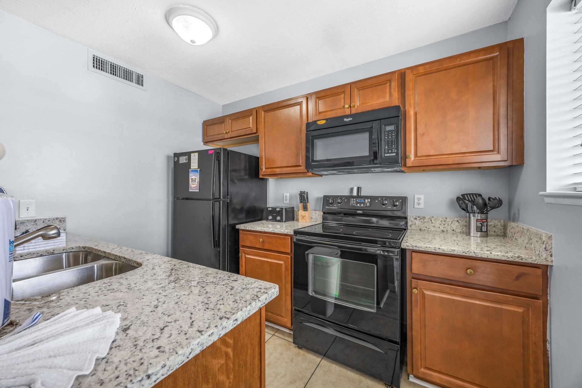 5905 S Kings Hwy. Photo 17