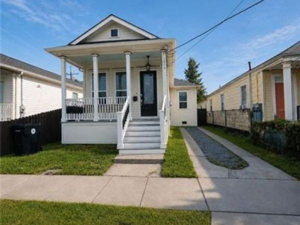 1904 EAGLE Street , New Orleans, LA 70118