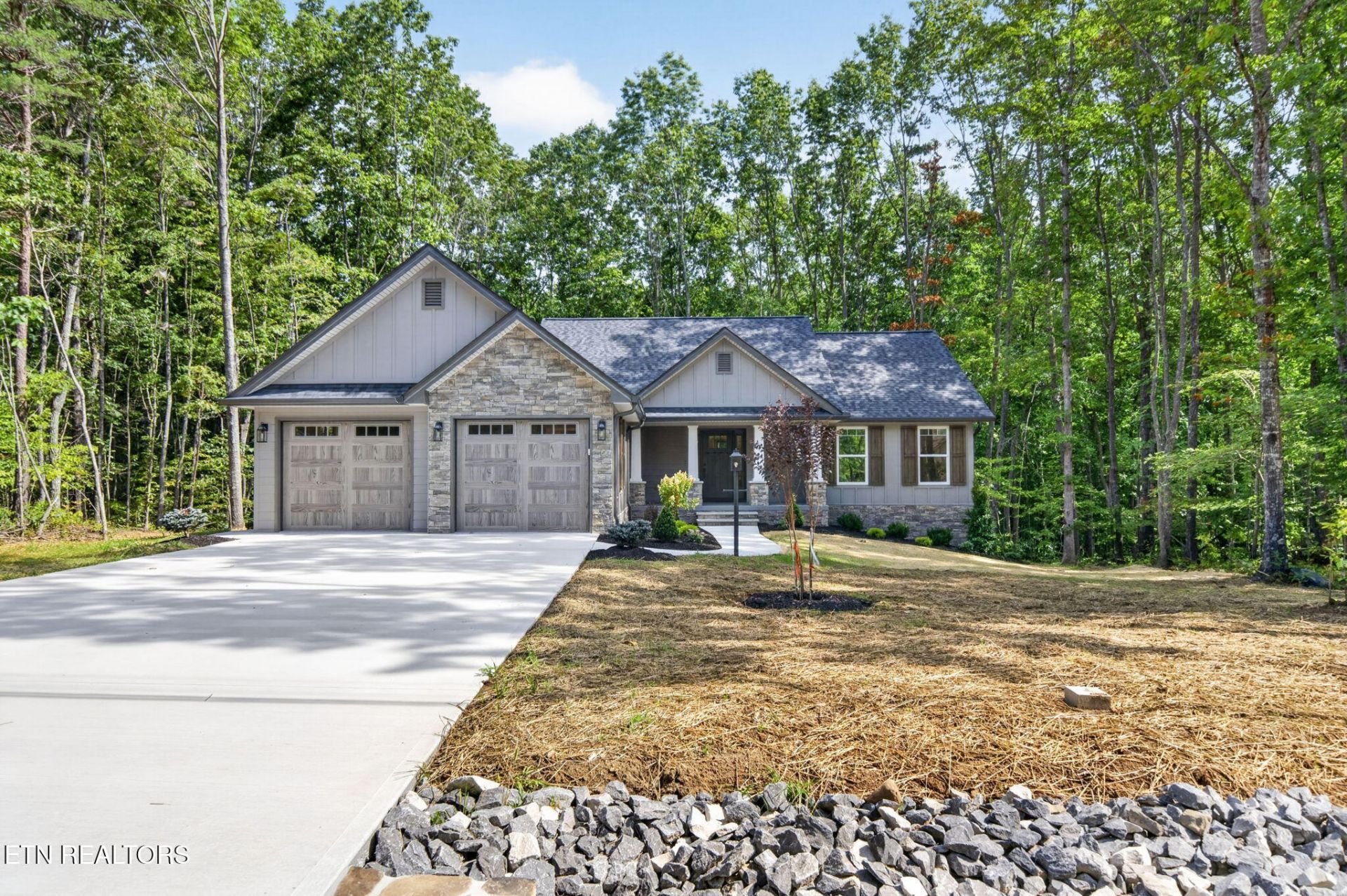 321 Beachwood Drive Crossville, TN 38558