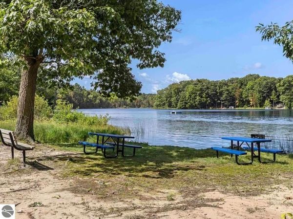 4721 Sanford Lake Drive E, Lake Ann, MI 49650