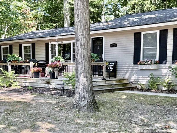 4721 Sanford Lake Drive E, Lake Ann, MI 49650