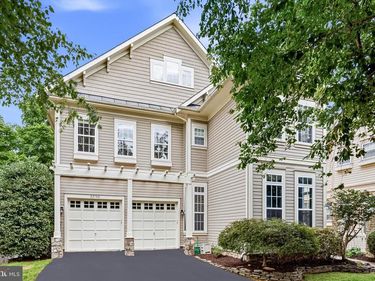 22782 COURTLAND PARK DRIVE, BRAMBLETON, VA 20148