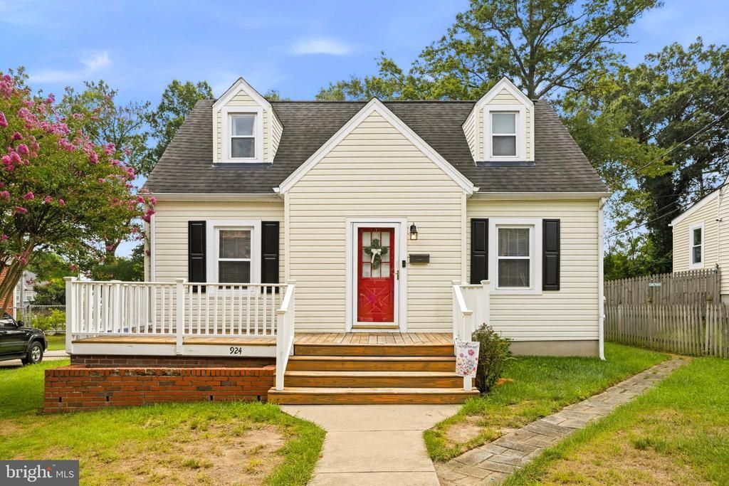 924 NICHOLS DRIVE , LAUREL, MD 20707