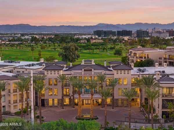 8 BILTMORE Estate, Unit 124, Phoenix, AZ 85016