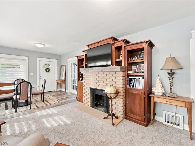 4651 E Lake Road, Sheffield Lake, OH 44054 Photo 6