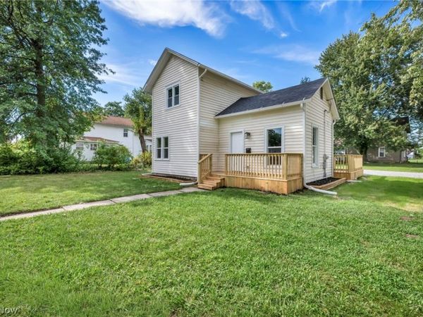 903 W 58th Street , Ashtabula, OH 44004