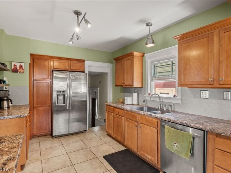 901 Park Avenue, Elyria, OH 44035 Photo 19