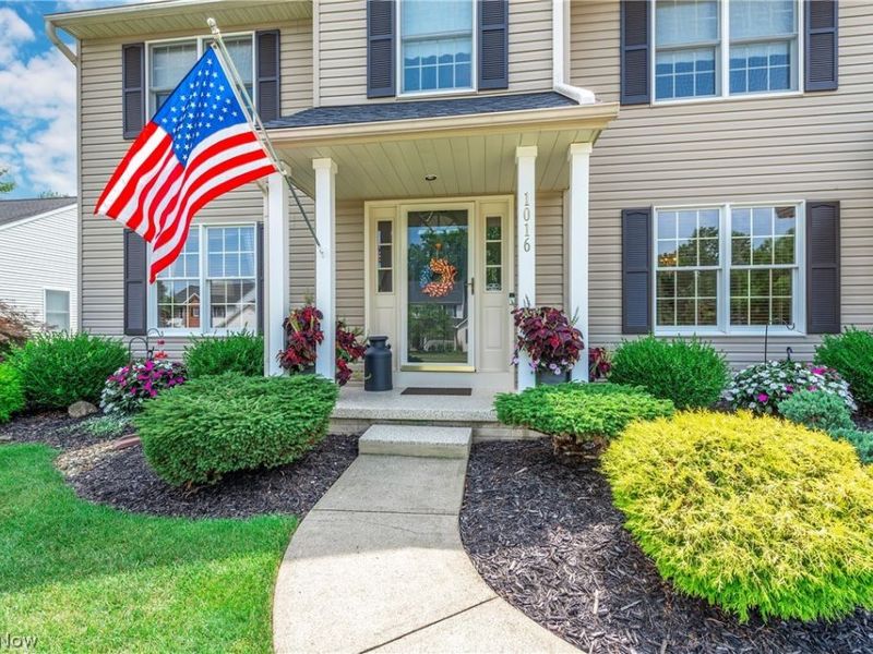 1016 Coopers Run, Amherst, OH 44001 Photo 2