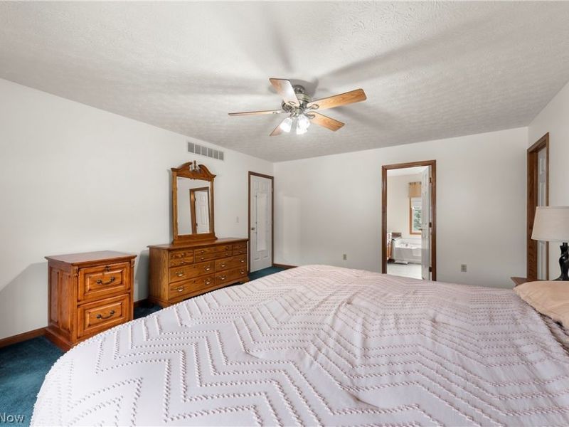 1016 Coopers Run, Amherst, OH 44001 Photo 24