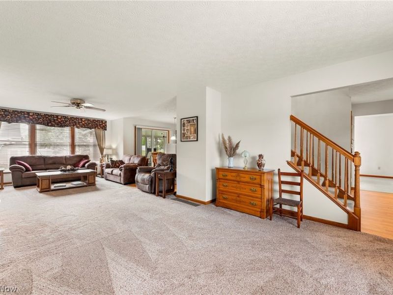 1016 Coopers Run, Amherst, OH 44001 Photo 4