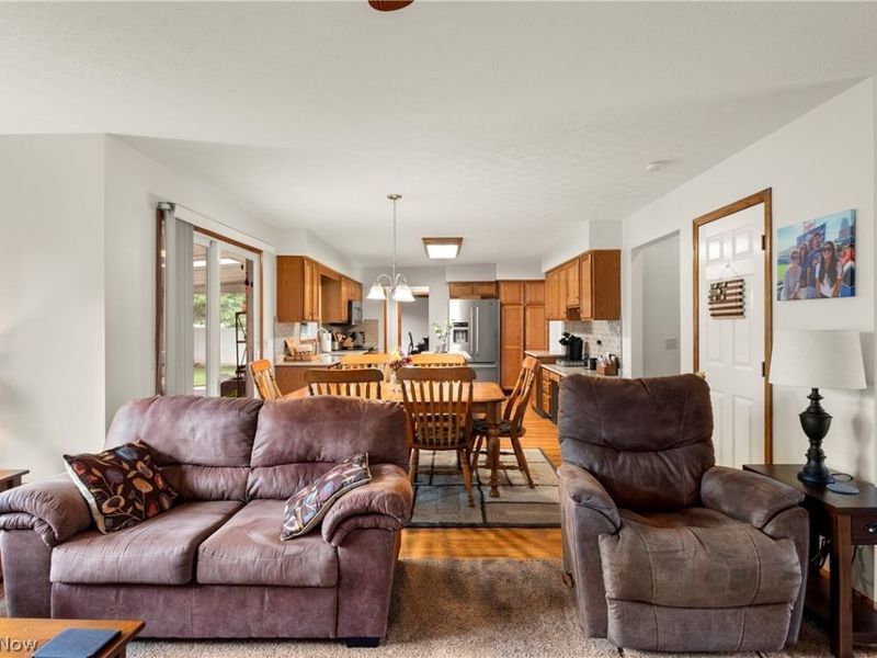 1016 Coopers Run, Amherst, OH 44001 Photo 6