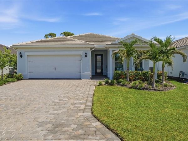7517 Paradise Tree DR, NORTH FORT MYERS, FL 33917