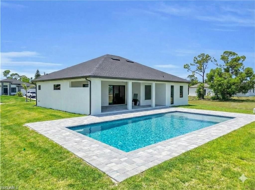 904 NW 12th Ave, Cape Coral, FL 33993 Photo