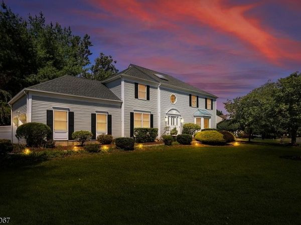 19 Joshua Dr, Hillsborough, NJ 08844