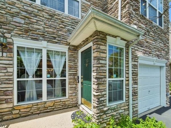 13 Battalion Dr, Bernards, NJ 07920