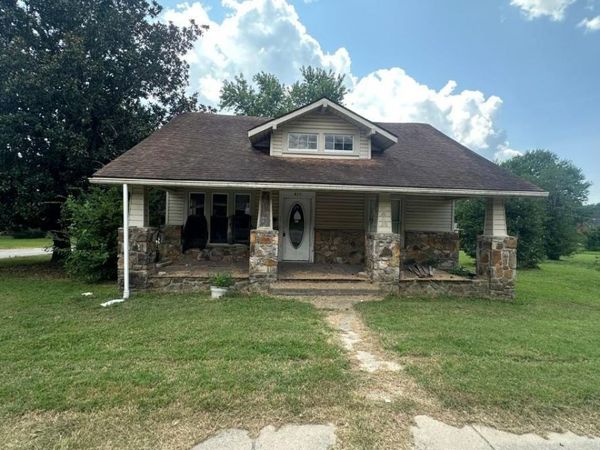 410 W Jackson Street W, Piggott, AR 72454